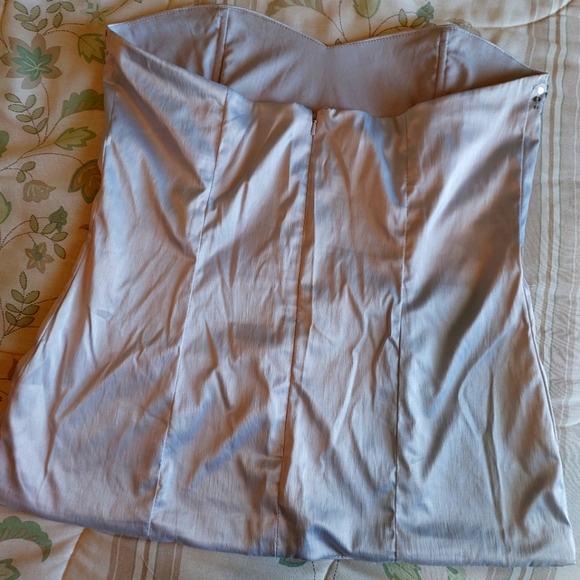 Strapless silver sequined satin top - Picture 2 of 5